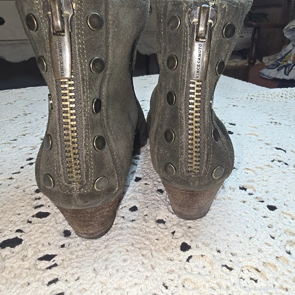 Vince Camuto, Green Leather Zipper Booties, Womens Boots 8